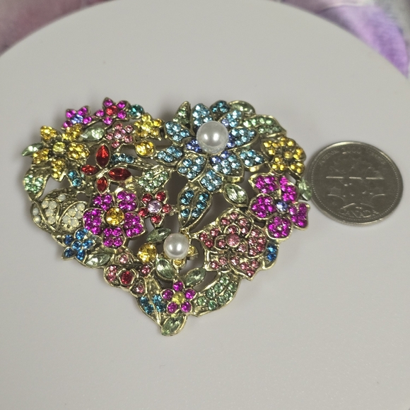🆕️💗 GOLD-TONE RHINESTONE & PEARL HEART SHAPED FLORAL BROOCH PIN 💗 - Picture 9 of 9